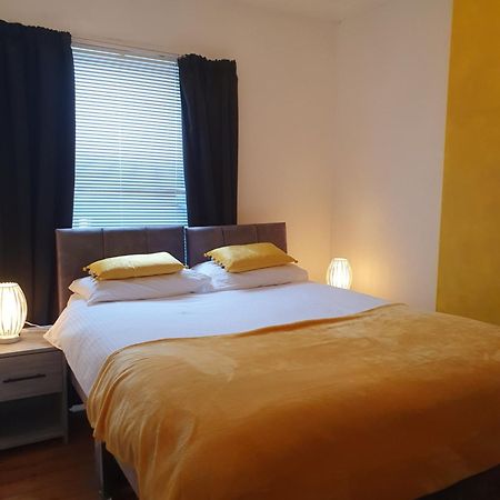 Planet 9 Apartment วอร์ริงตัน ภายนอก รูปภาพ